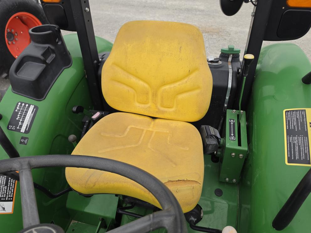 Image for 2016 John Deere 5045E