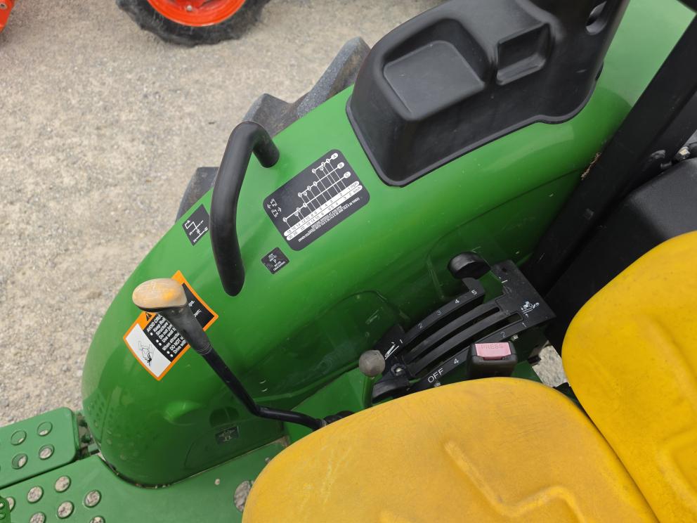 Image for 2016 John Deere 5045E