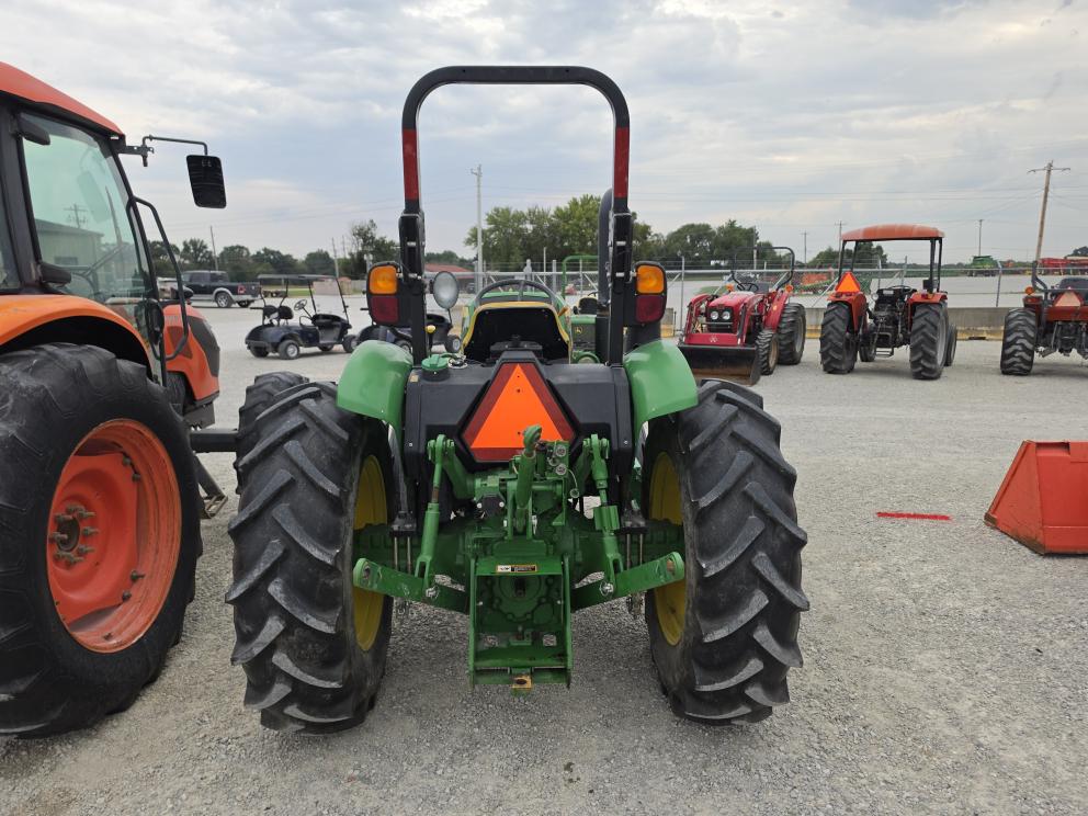 Image for 2016 John Deere 5045E