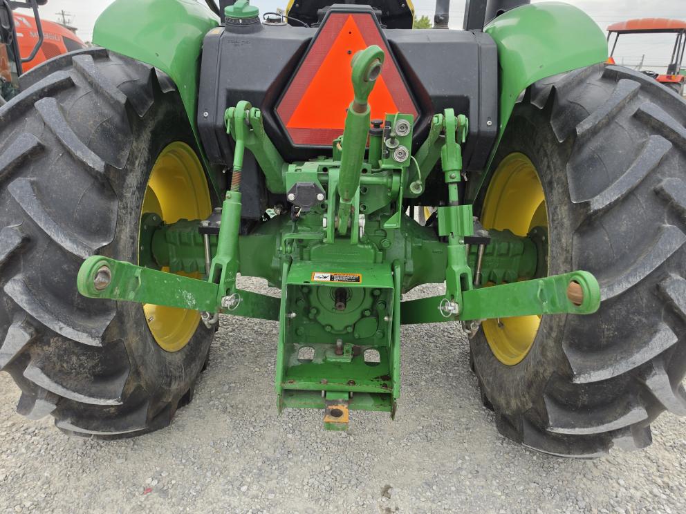 Image for 2016 John Deere 5045E