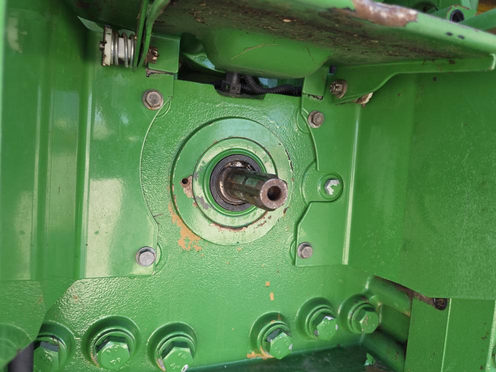 Image for 2011 John Deere 7230R