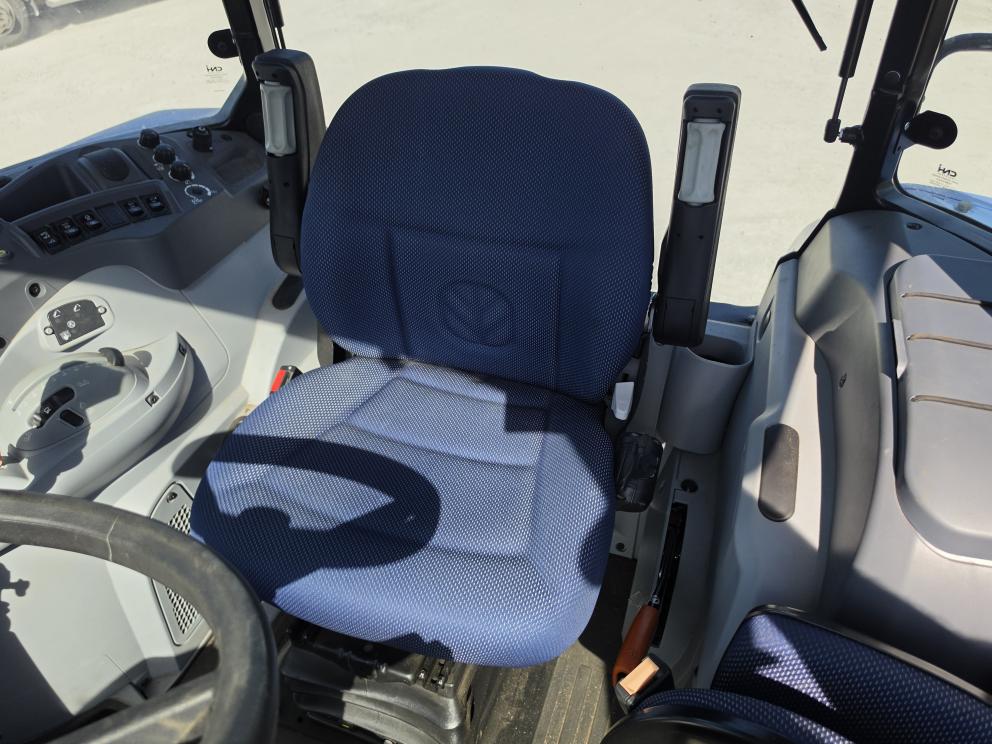 Image for 2022 New Holland T5.120