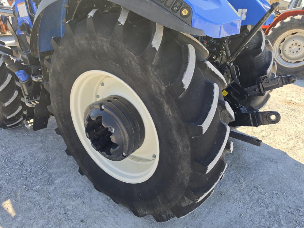 Image for 2022 New Holland T5.120