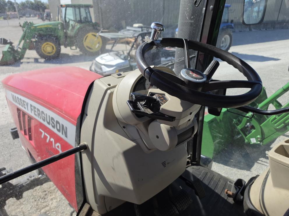 Image for 2015 Massey Ferguson 7714