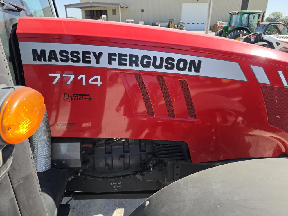 Image for 2015 Massey Ferguson 7714