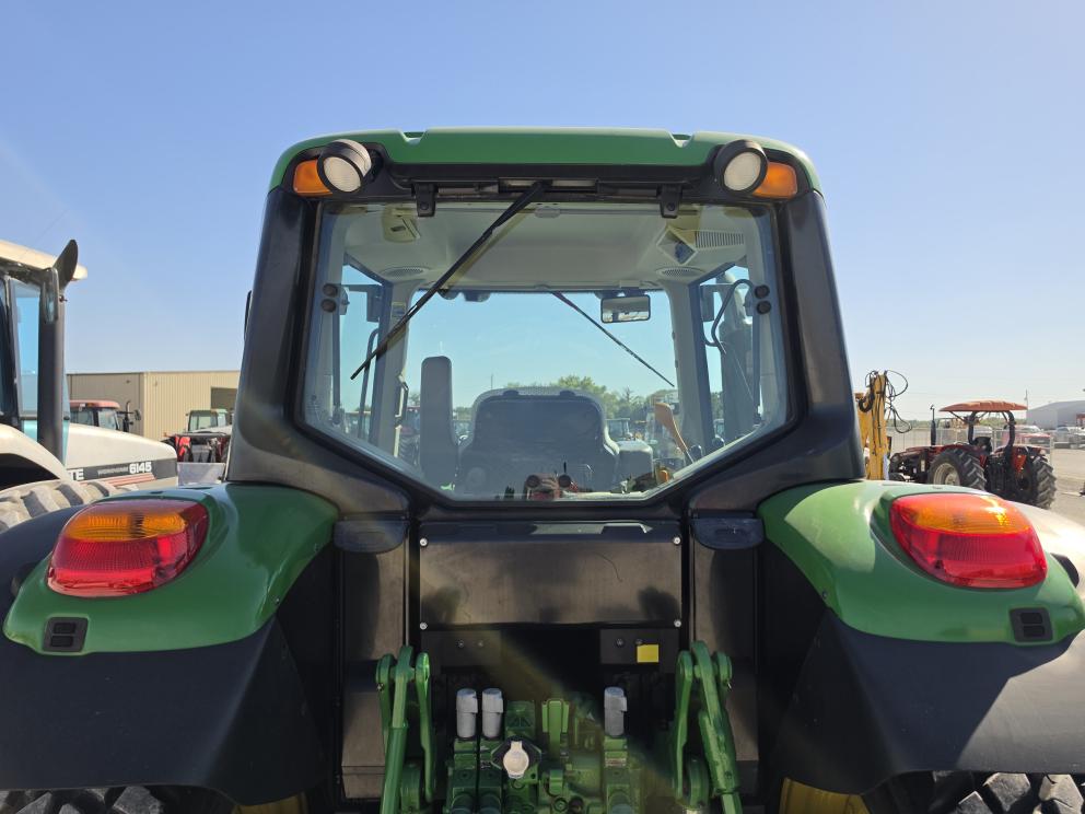 Image for 2017 John Deere 6130M