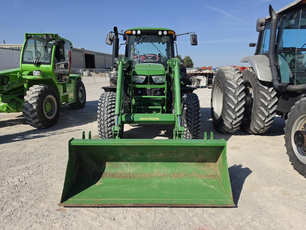 Image for 2017 John Deere 6130M