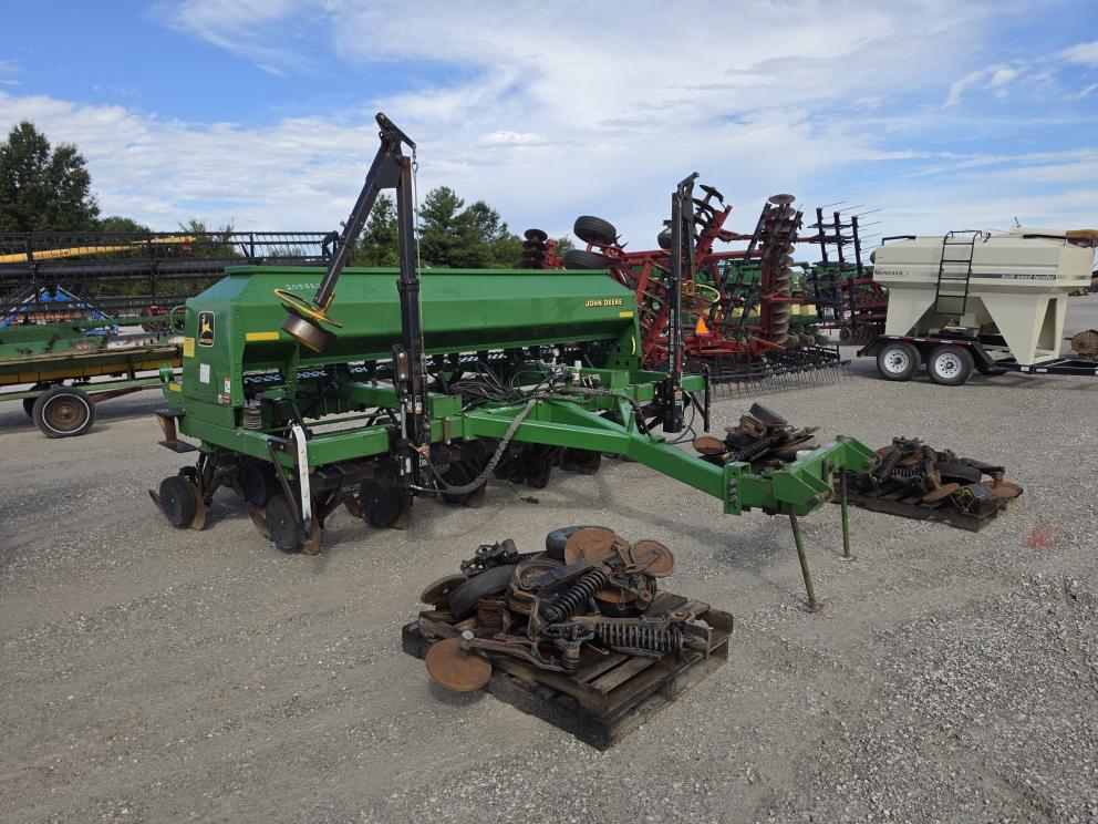 Image for 1997 John Deere 1560