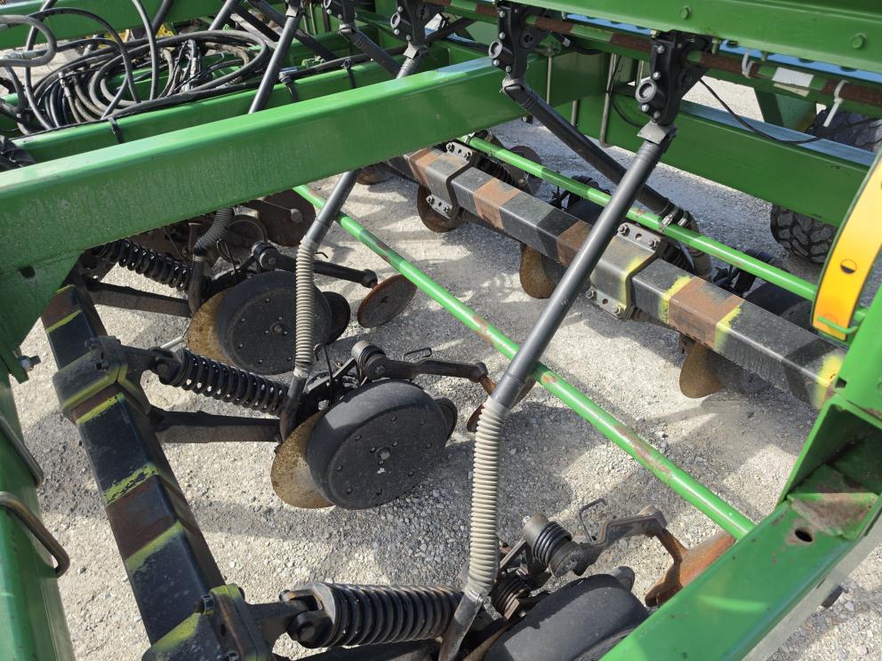 Image for 1997 John Deere 1560