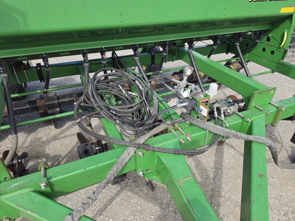 Image for 1997 John Deere 1560