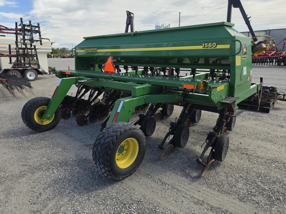 Image for 1997 John Deere 1560