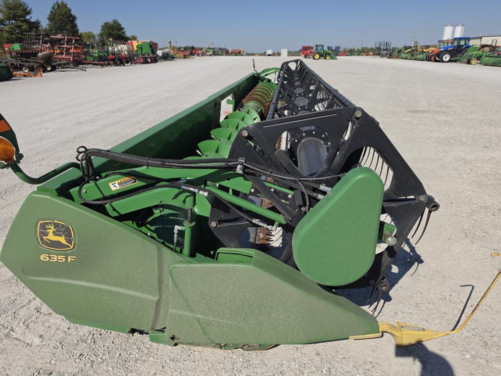 Image for 2012 John Deere 635F