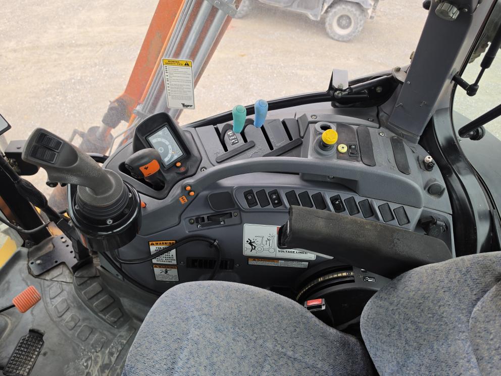 Image for 2006 New Holland TS115A