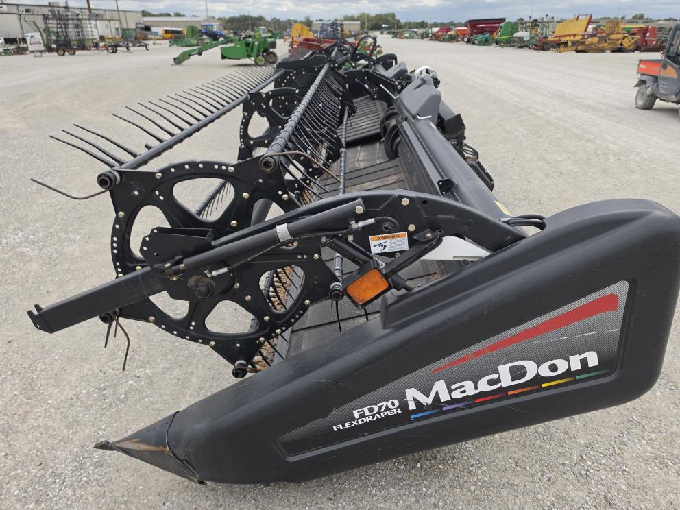 Image for 2009 MacDon FD70-35