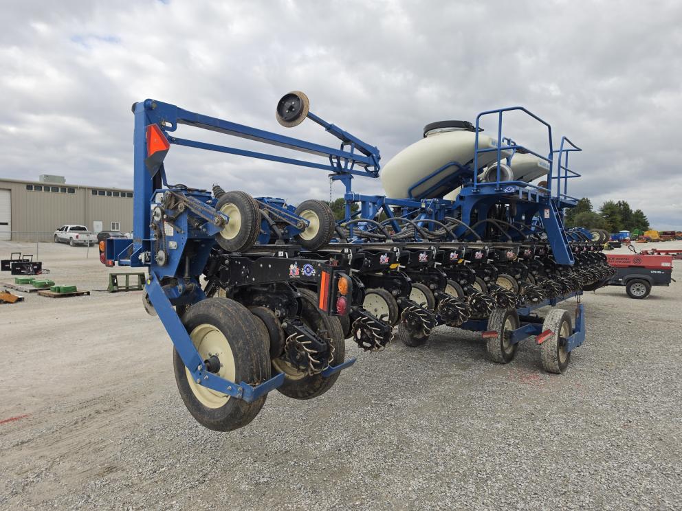 Image for 2010 Kinze 3600