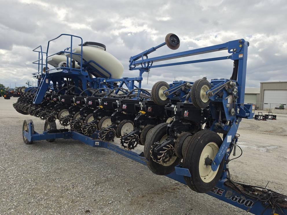 Image for 2010 Kinze 3600