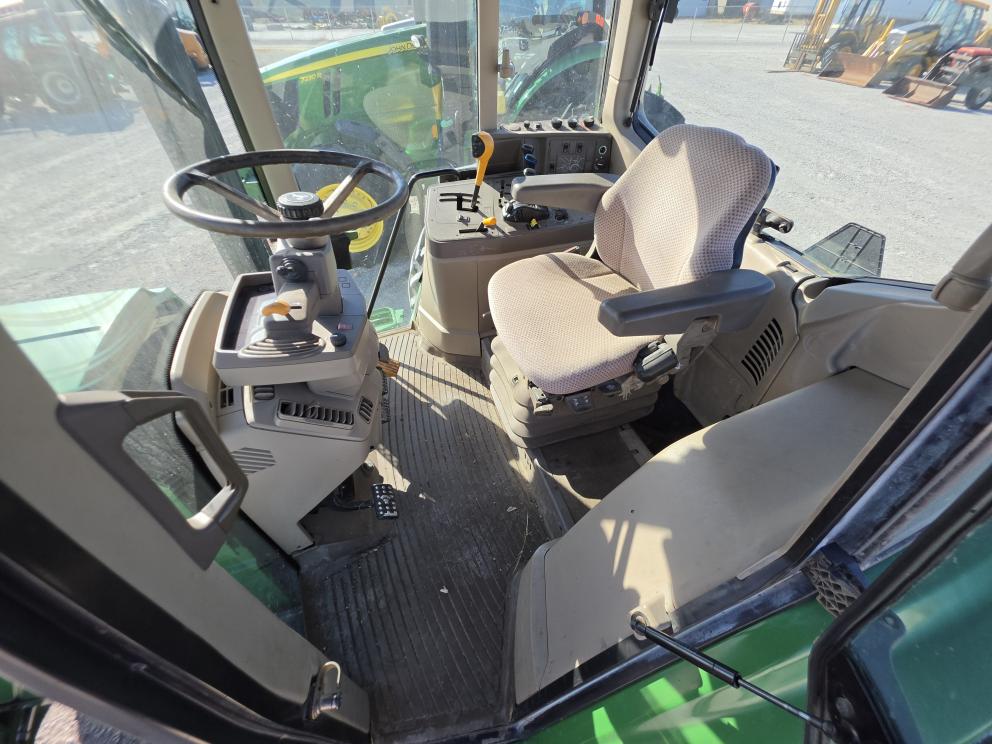 Image for 2015 John Deere 6150M