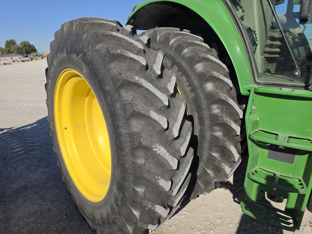 Image for 2015 John Deere 6150M