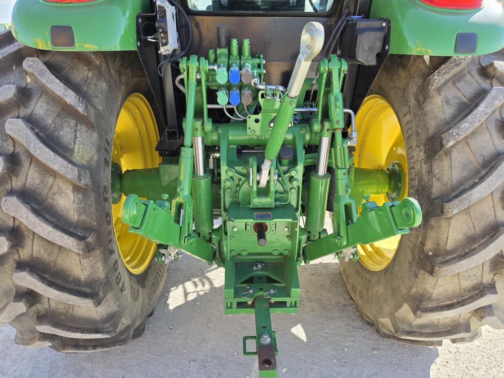 Image for 2023 John Deere 6105E