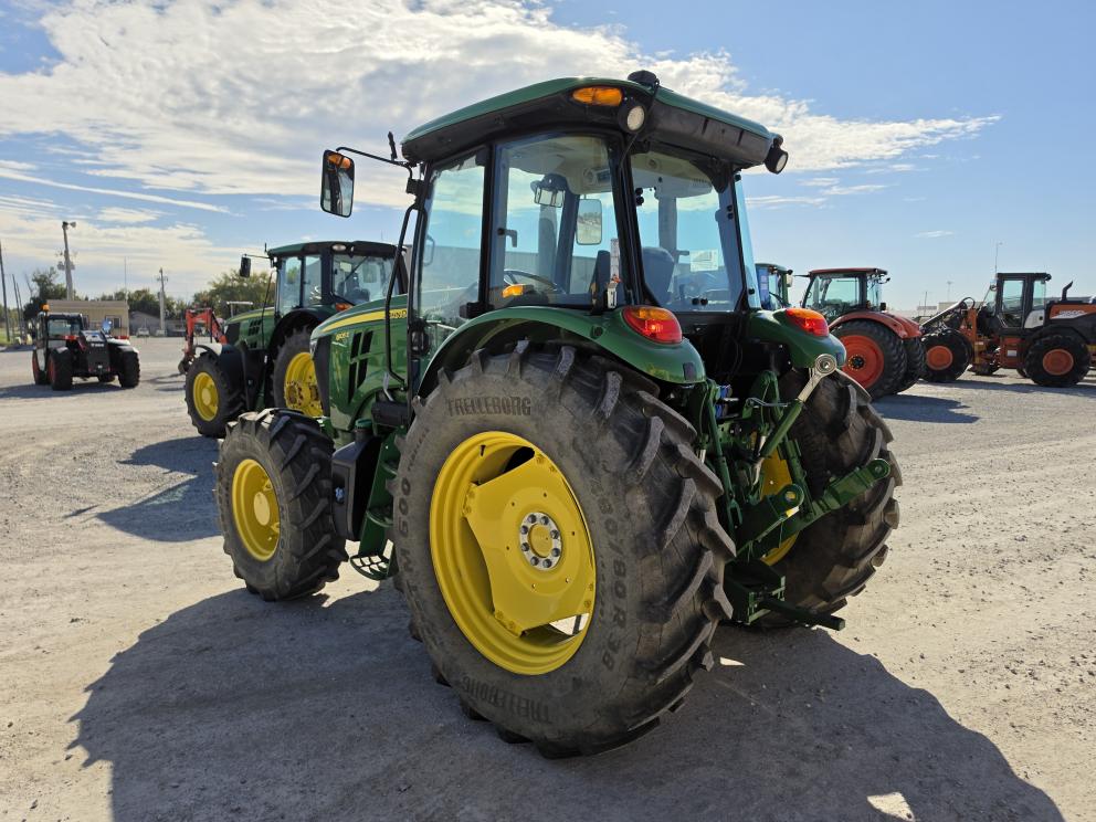 Image for 2023 John Deere 6105E