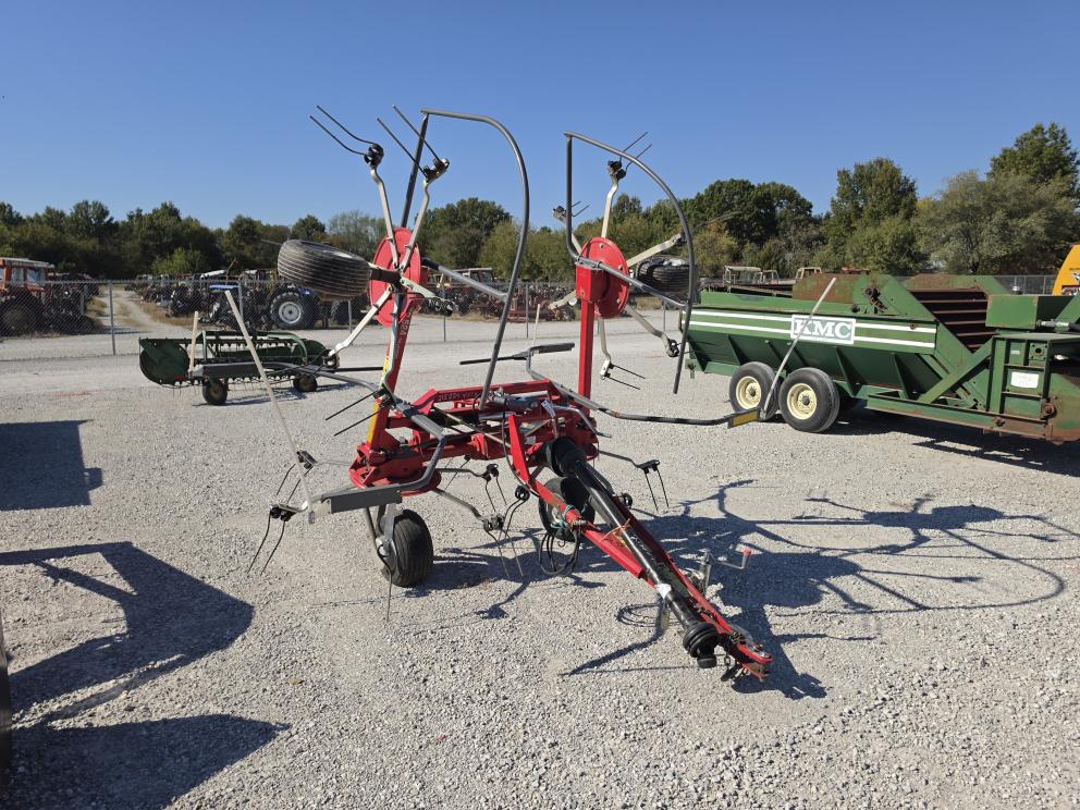 Image for 2021 Massey Ferguson TD524