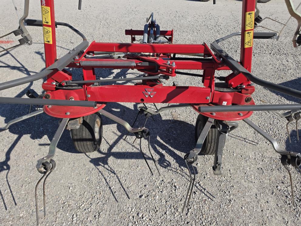 Image for 2021 Massey Ferguson TD524