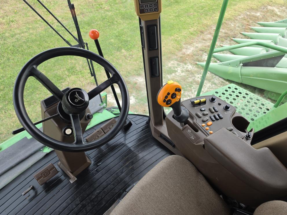 Image for 2001 John Deere 9650