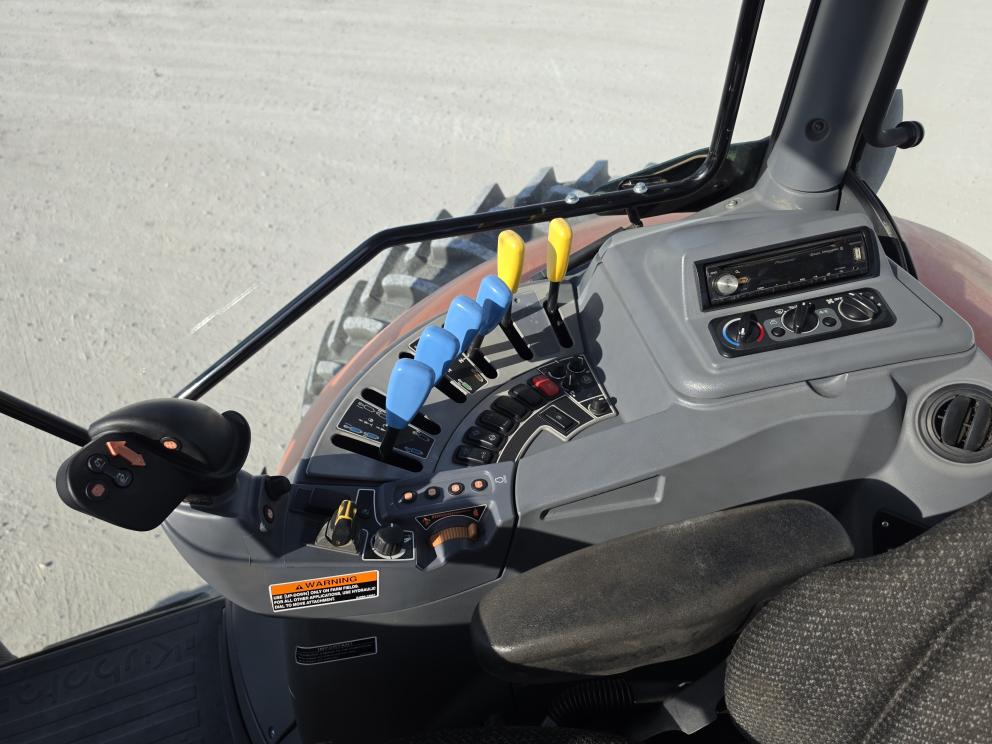 Image for 2019 Kubota M7-172