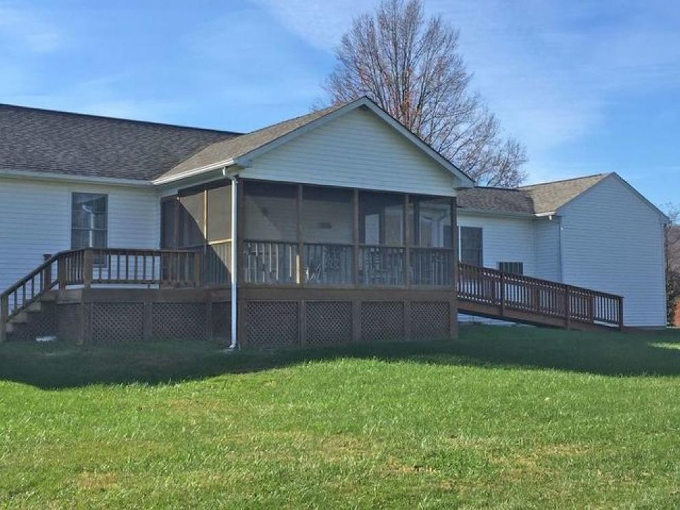 3BD/2BA Home on 5 acres in Loudoun County, VA — REAL ESTATE AUCTION