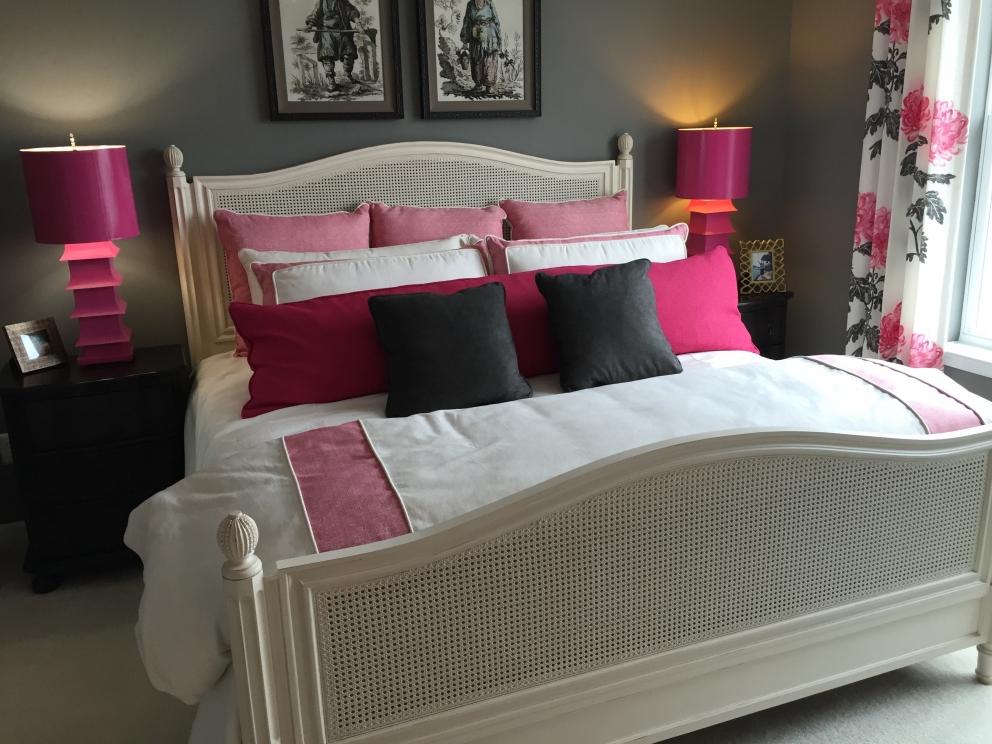 New Model Home Furniture For Sale At Auction