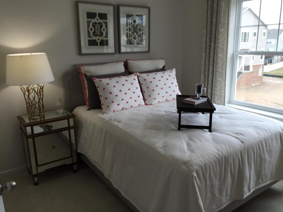 New Model Home Furniture For Sale At Auction