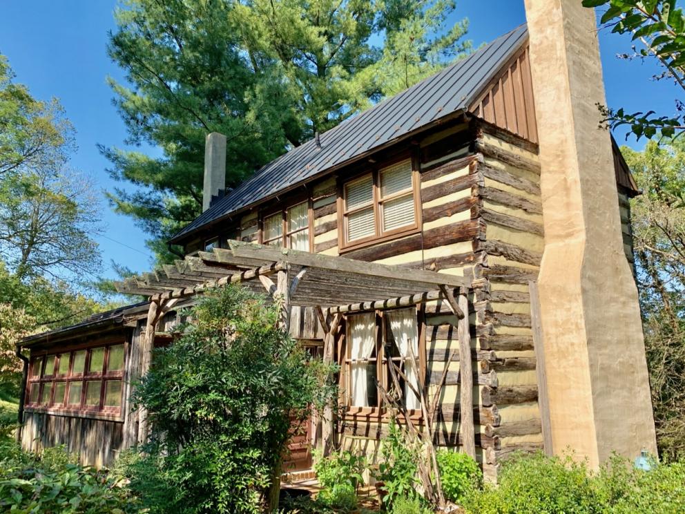 REAL ESTATE AUCTION Historic 2 BR/2 BA Log Cabin on 6 +/ Acres in Loudoun County, VA