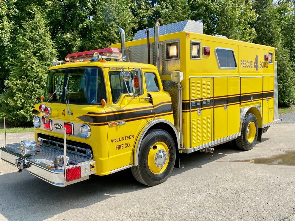 Image for LIVE AND ONLINE - 1990 Peterbilt Rollback, 1997 International Service Truck, Snap On Tools
