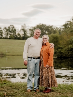 Photo of Verlyn and Ruth Emswiler