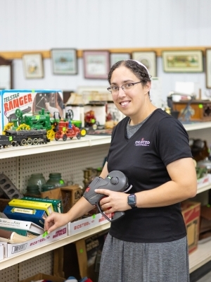 Photo of Elizabeth Showalter