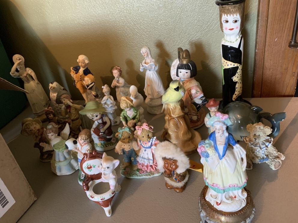 Image for LIVE - Large White Sulphur Estate