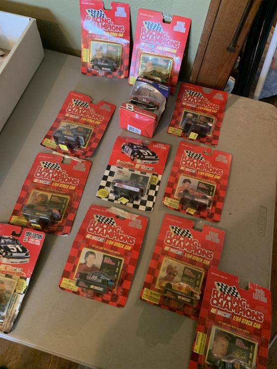 Image for LIVE - Large White Sulphur Estate