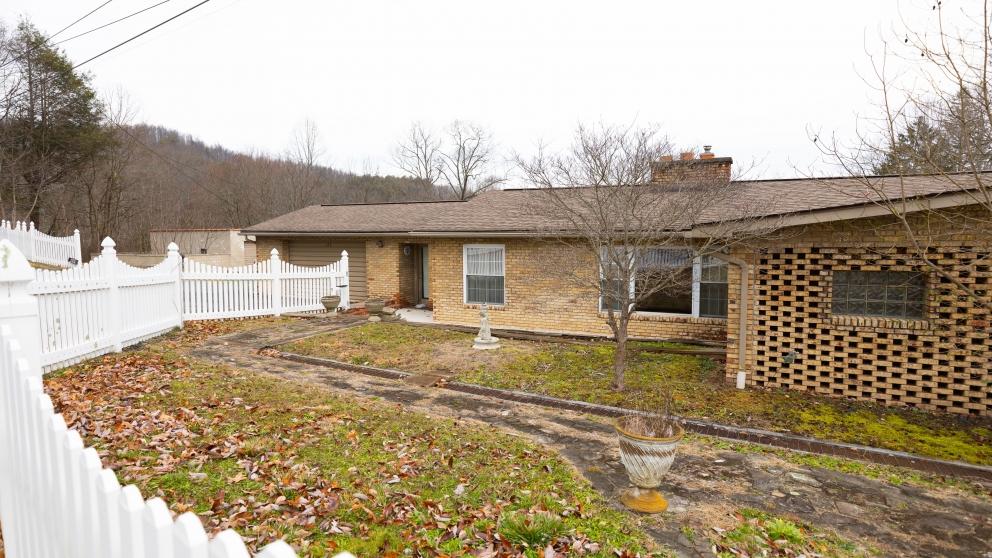 Image for Three Bedroom House, Huge Workshop/Garage and 1.5 Acres-Beckley, WV