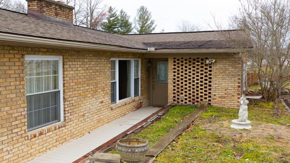 Image for Three Bedroom House, Huge Workshop/Garage and 1.5 Acres-Beckley, WV