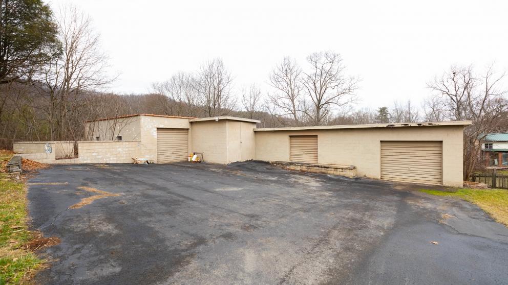 Image for Three Bedroom House, Huge Workshop/Garage and 1.5 Acres-Beckley, WV