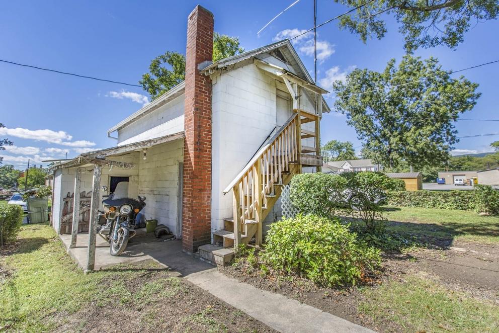 Image for REAL ESTATE AUCTION - SALEM, VA