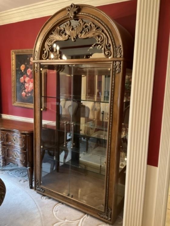 Image for Beautiful and Majestic Display Cabinets