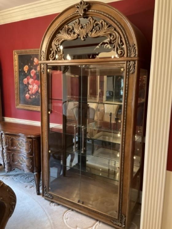 Image for Beautiful and Majestic Display Cabinets