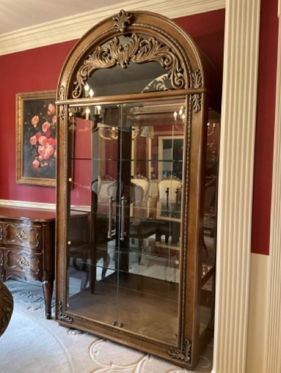 Image for Beautiful and Majestic Display Cabinets