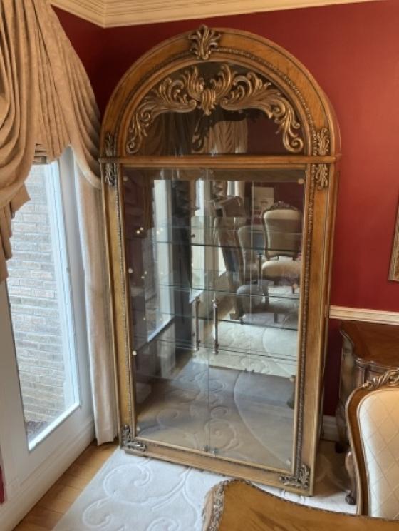 Image for Beautiful and Majestic Display Cabinets