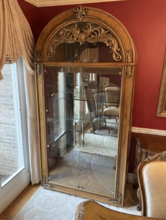 Image for Beautiful and Majestic Display Cabinets