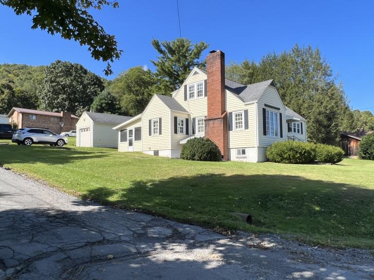 Image for Amazing Home! Rainelle, WV