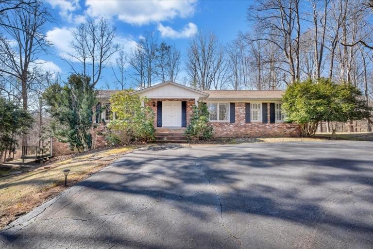 Image for Martinsville Suburban Home in Chatmoss Development