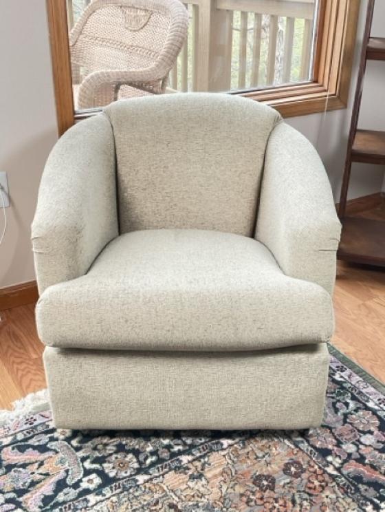 Image for Just in Time for Summer URGENT Short Notice Lake House Downsizing