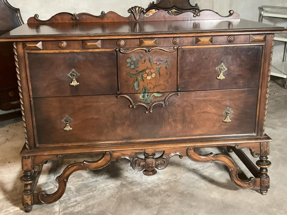 Image for The Roanoke Elegance Estate: Jewelry, Silver, Art & Antiques